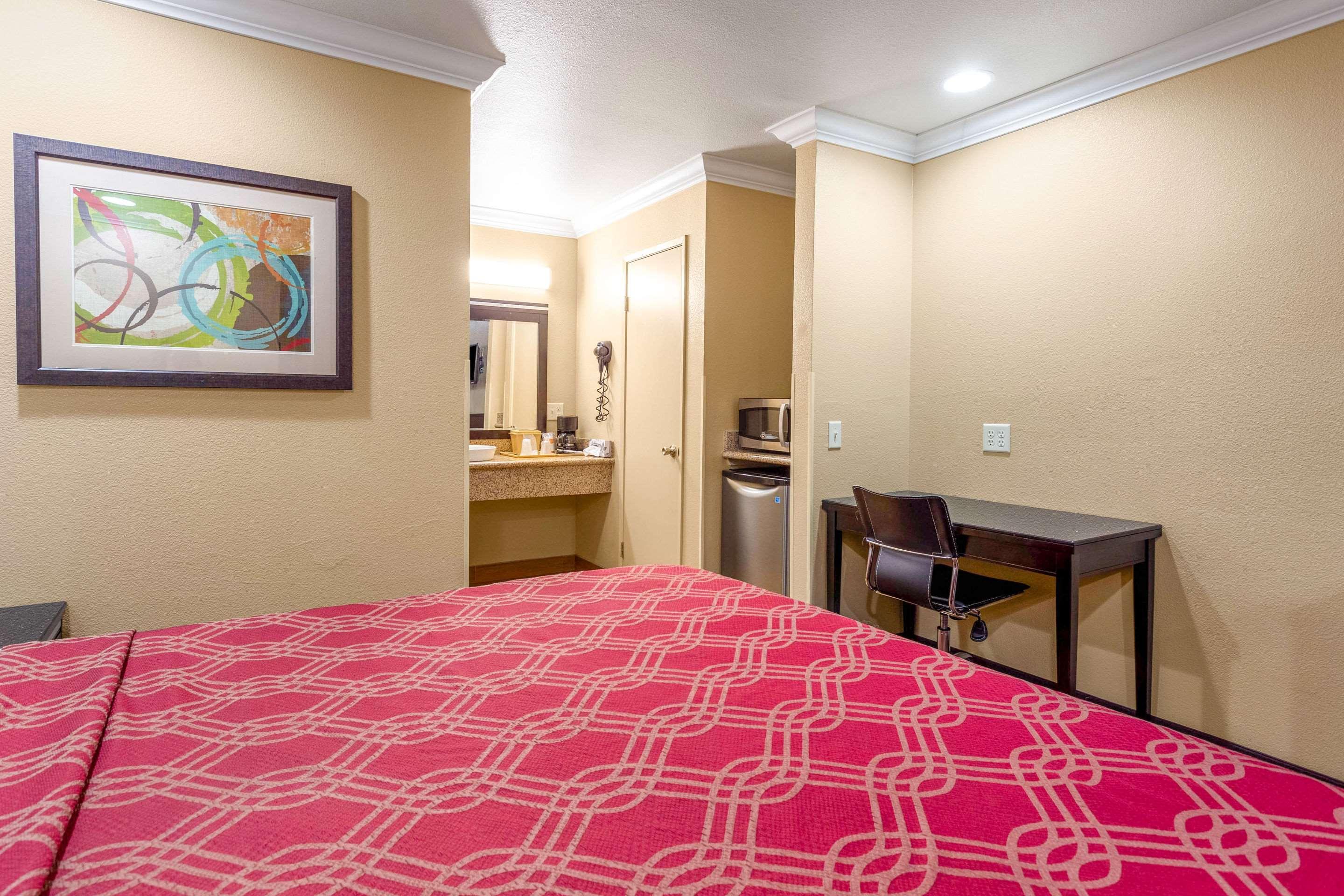 Econo Lodge Inn & Suites Escondido Downtown Экстерьер фото