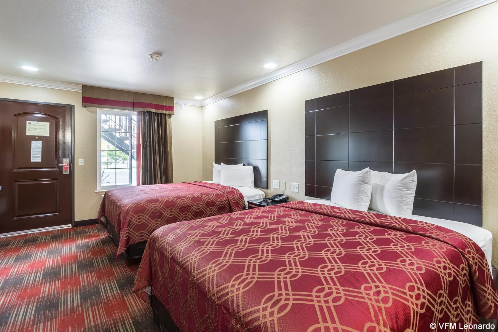 Econo Lodge Inn & Suites Escondido Downtown Экстерьер фото