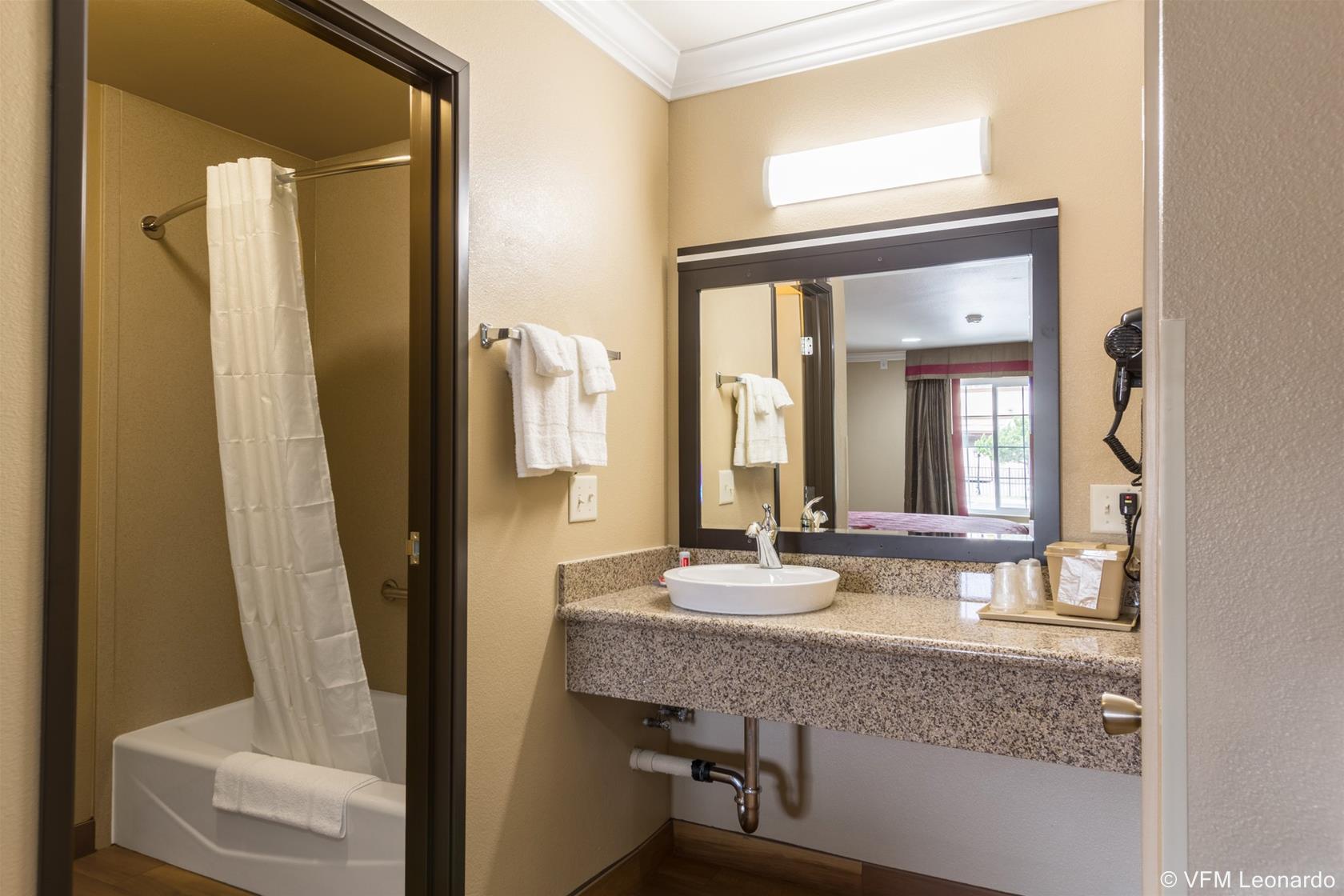 Econo Lodge Inn & Suites Escondido Downtown Экстерьер фото