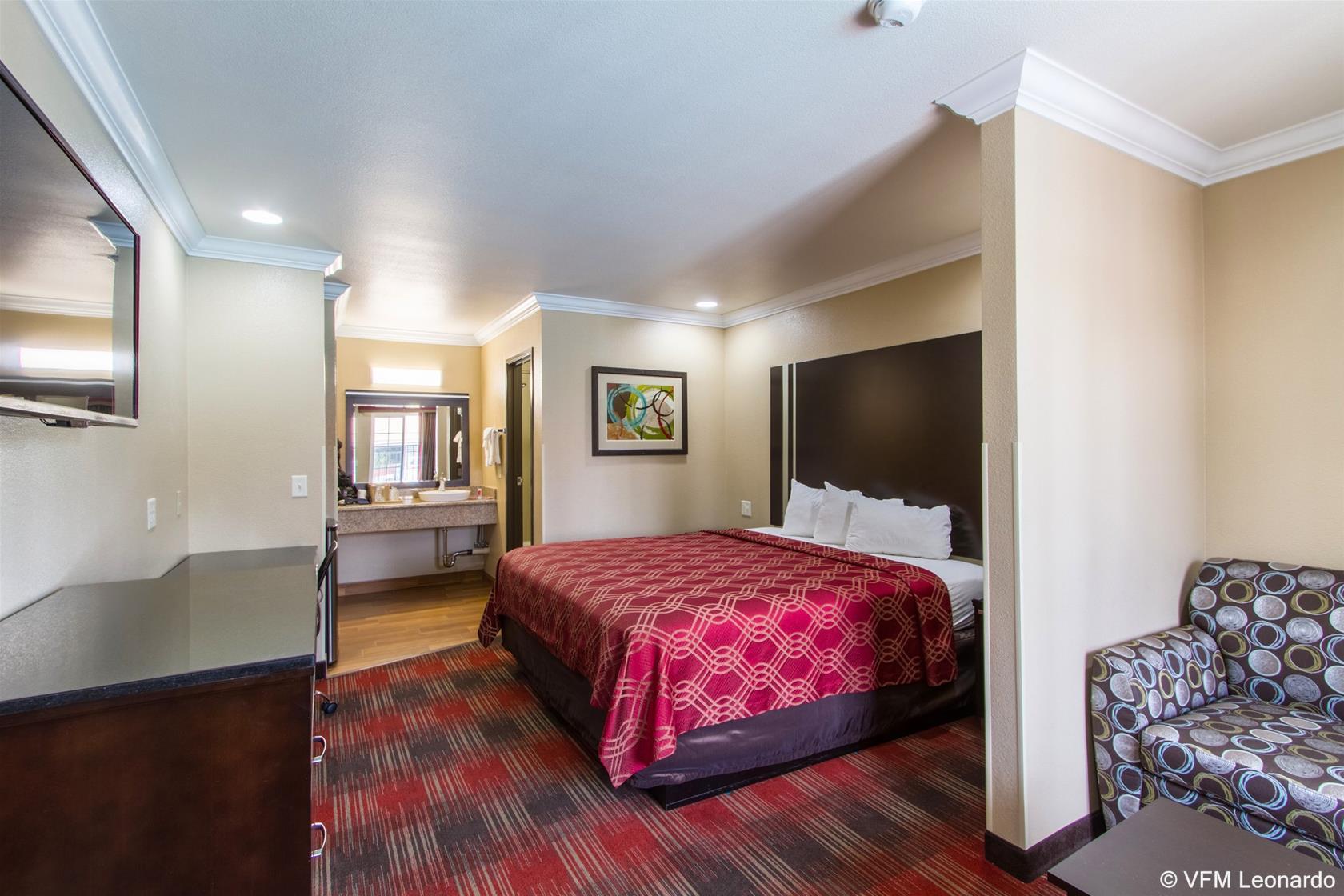 Econo Lodge Inn & Suites Escondido Downtown Экстерьер фото