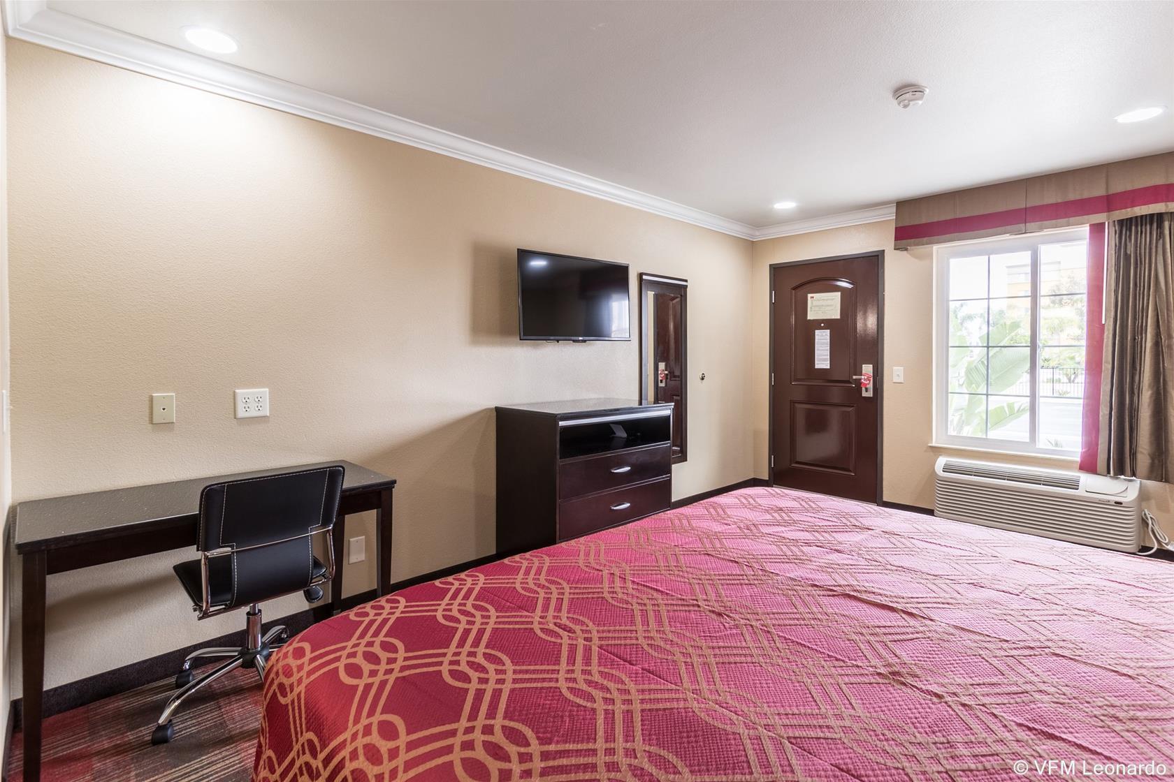 Econo Lodge Inn & Suites Escondido Downtown Экстерьер фото