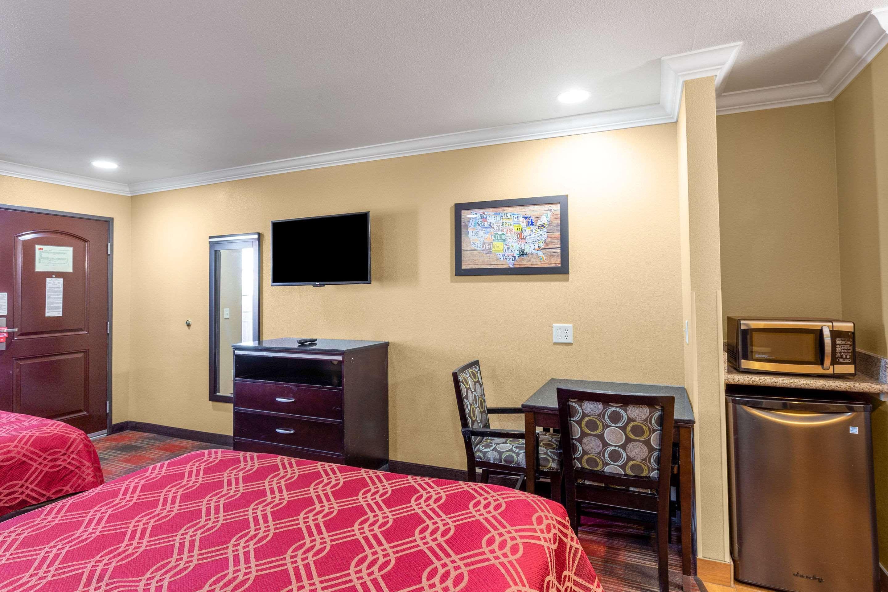 Econo Lodge Inn & Suites Escondido Downtown Экстерьер фото
