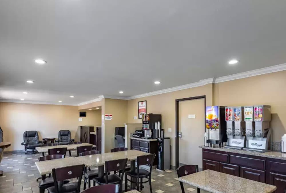 Econo Lodge Inn & Suites Escondido Downtown Экстерьер фото
